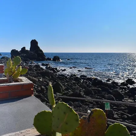 Acitrezza View Apartment *